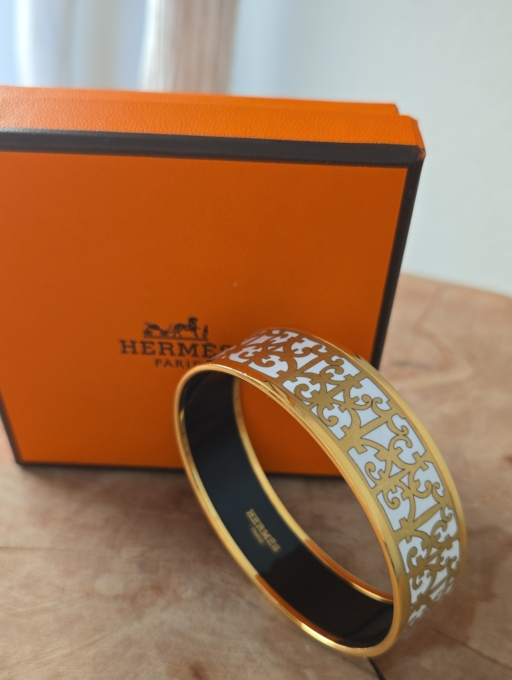 Hermès White & Gold Color Pattern Cuff With Box + Duster, VGUC, Ffench Chic